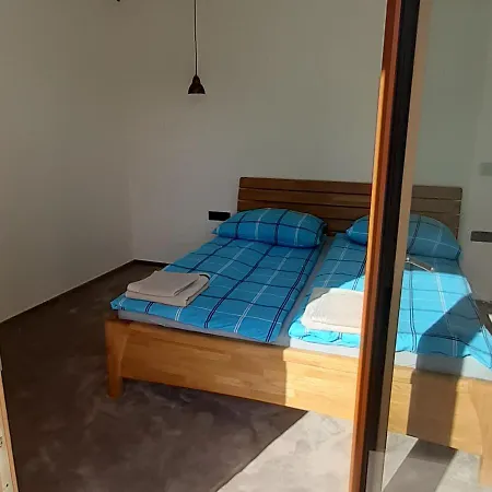 107 Ovruc Apartment